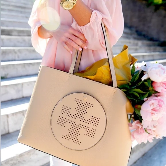 🤎 Authentic Tory Burch Leather Perforated Logo Tote - Picture 9 of 9